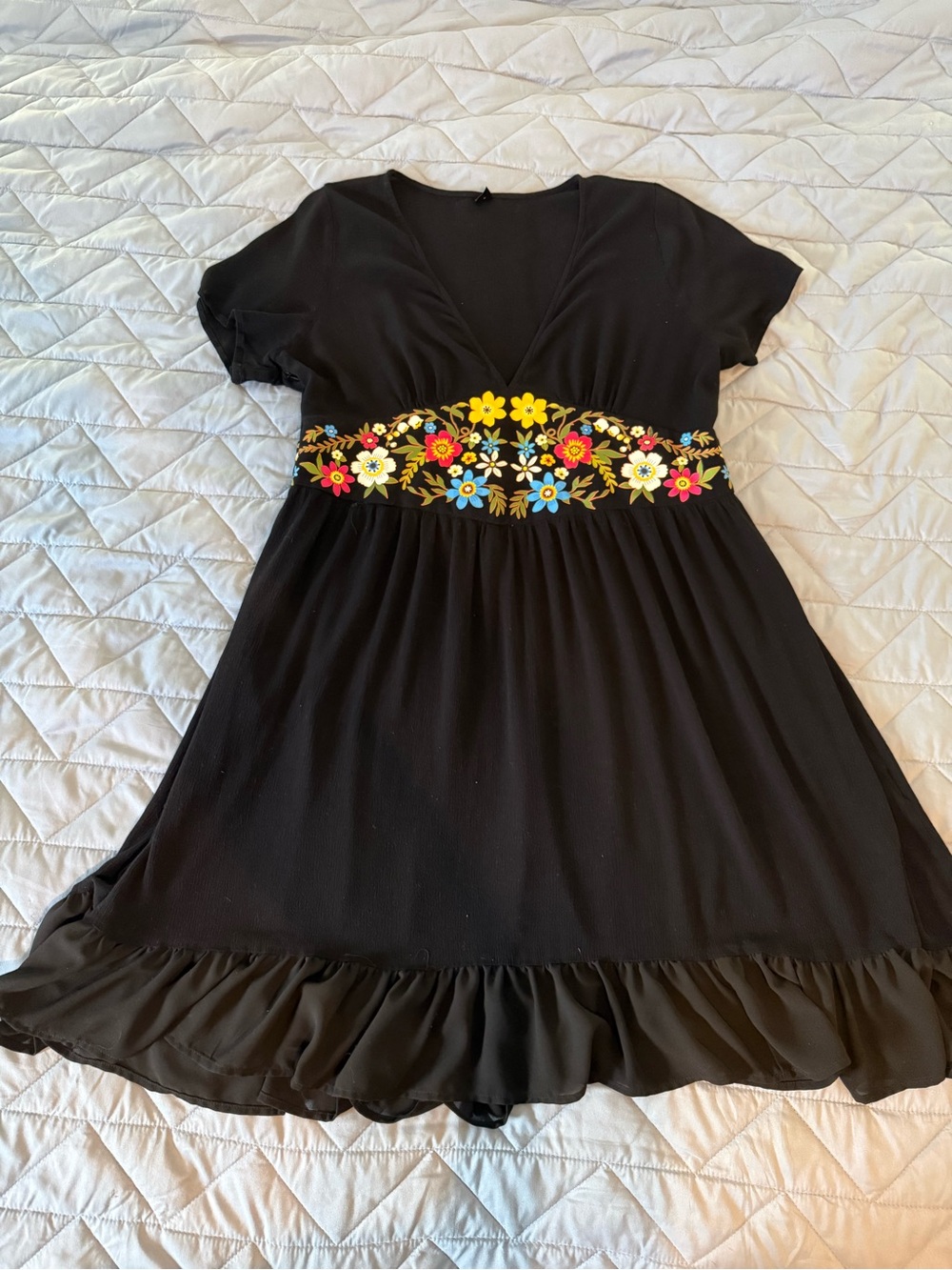 SHEIN Black Midi Dress with Multicolor Floral Embroidered Waist
